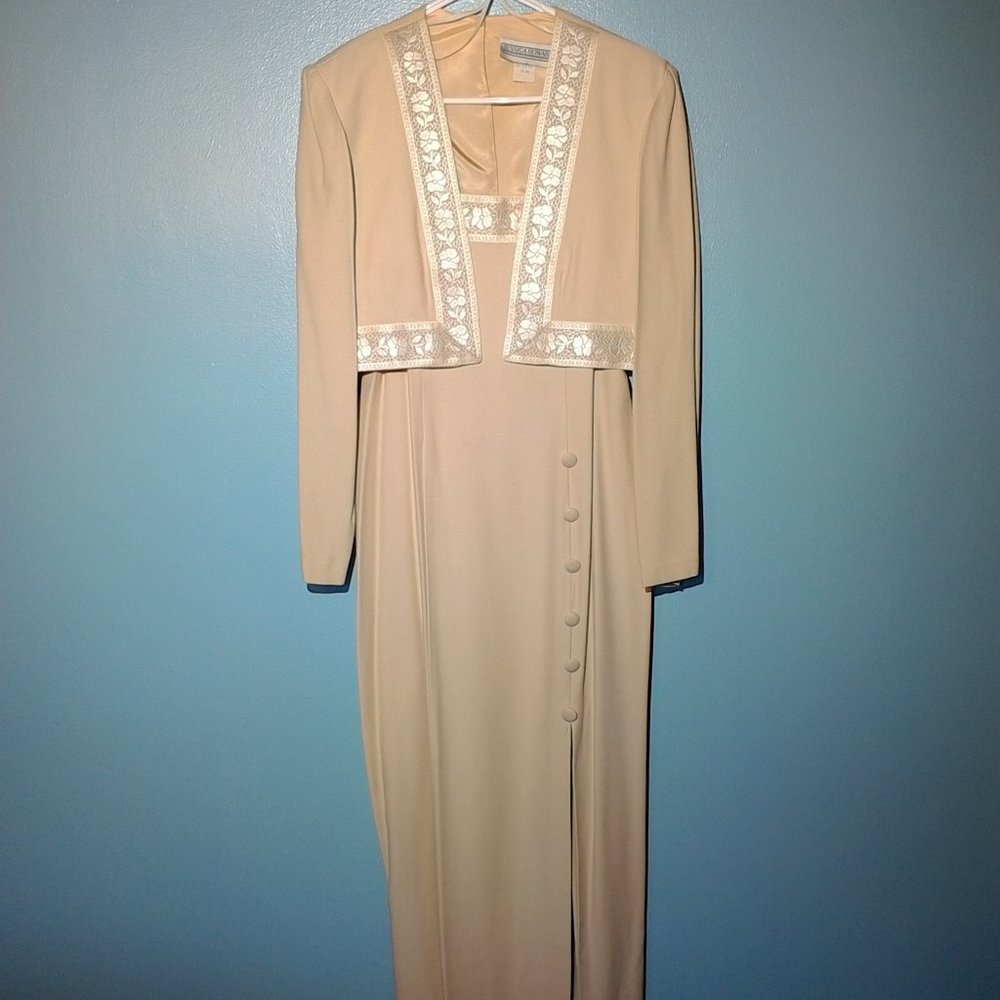 Jessica Howard Size 8 2-piece cream on cream dress